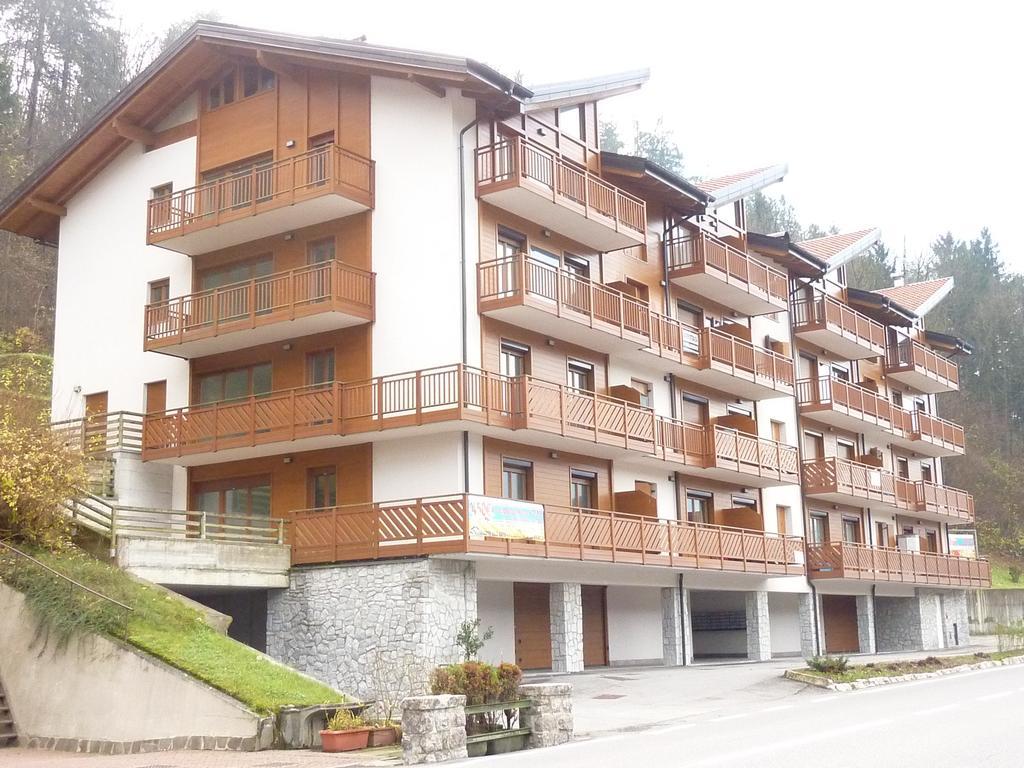 Appartamento Finestra Sul Parco Comano Terme Exterior photo