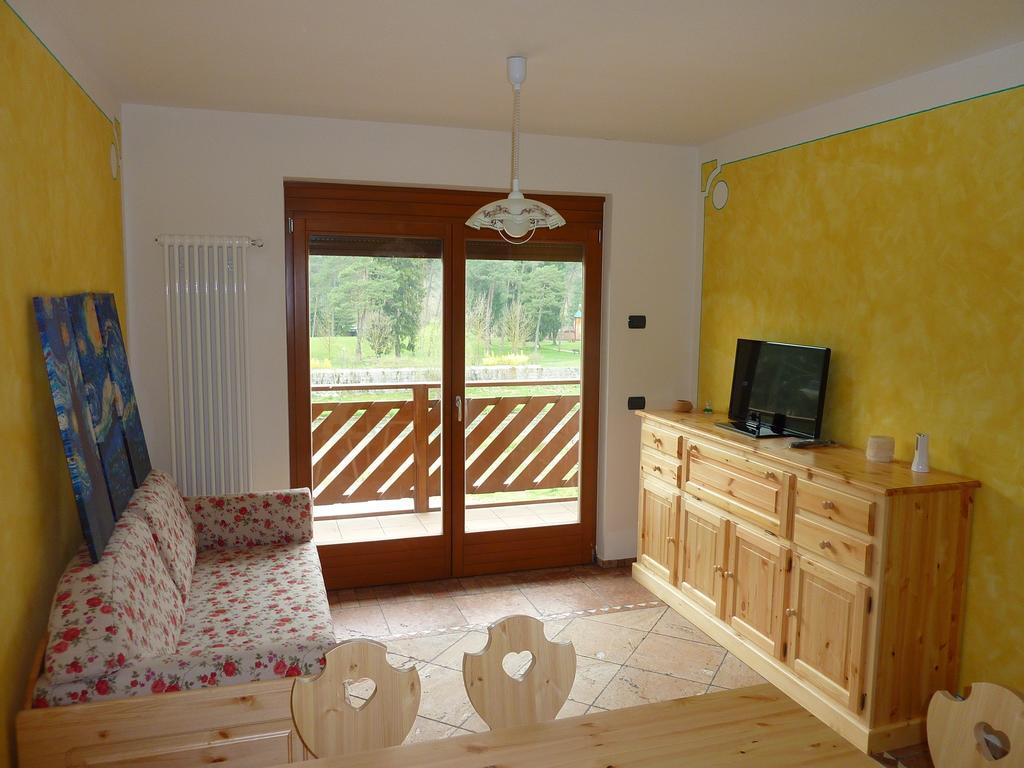 Appartamento Finestra Sul Parco Comano Terme Room photo